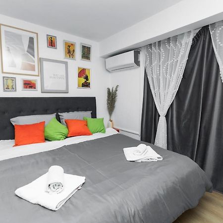 11 Steps' Lovely Studio In The Center Tirana Bagian luar foto