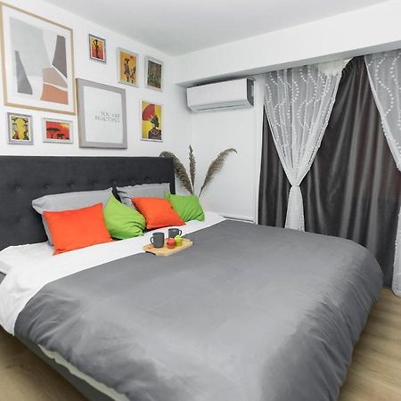 11 Steps' Lovely Studio In The Center Tirana Bagian luar foto