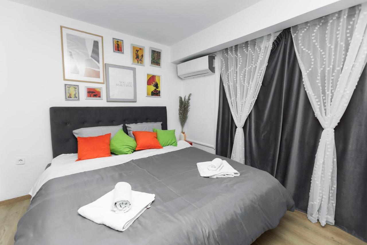 11 Steps' Lovely Studio In The Center Tirana Bagian luar foto