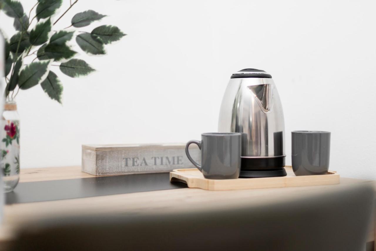 11 Steps' Lovely Studio In The Center Tirana Bagian luar foto