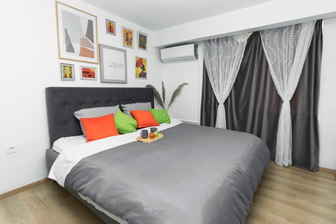 11 Steps' Lovely Studio In The Center Apartment Tirana Bagian luar foto