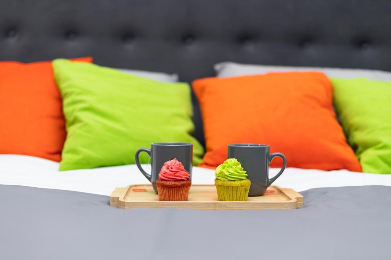 11 Steps' Lovely Studio In The Center Tirana Bagian luar foto
